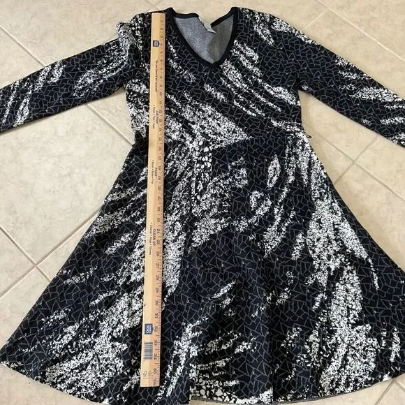 Carmen Marc Valvo Fit & Flare Dress Womens Large ponte knit long sleeve v-neck - Picture 7 of 8